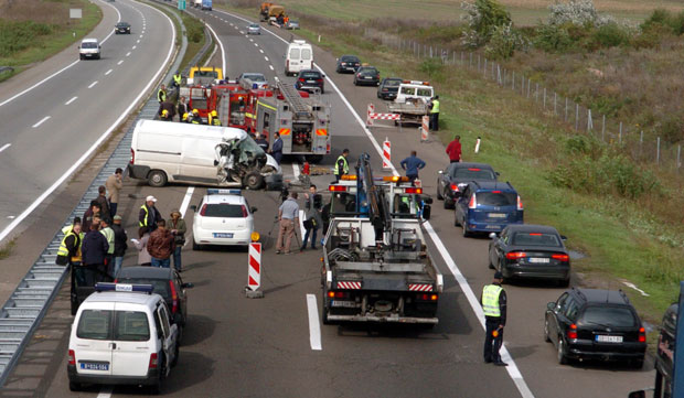Српски путеви у лето постају поља смрти!